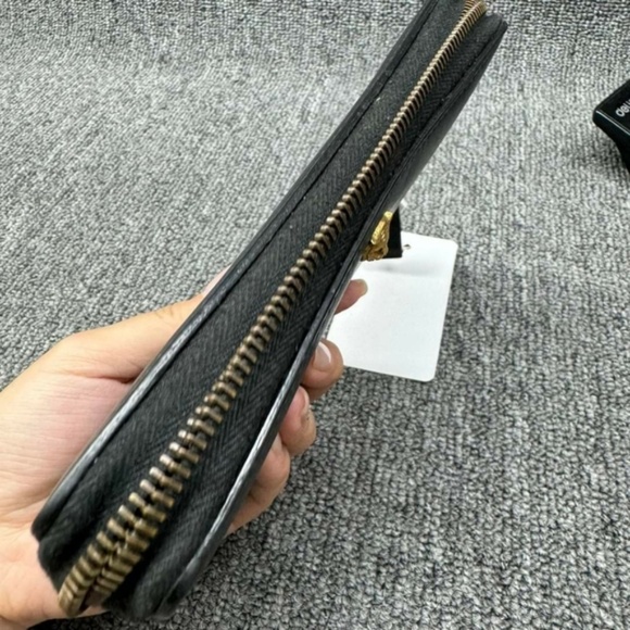 100% Authentic Gucci Leather Wallet - Picture 4 of 11